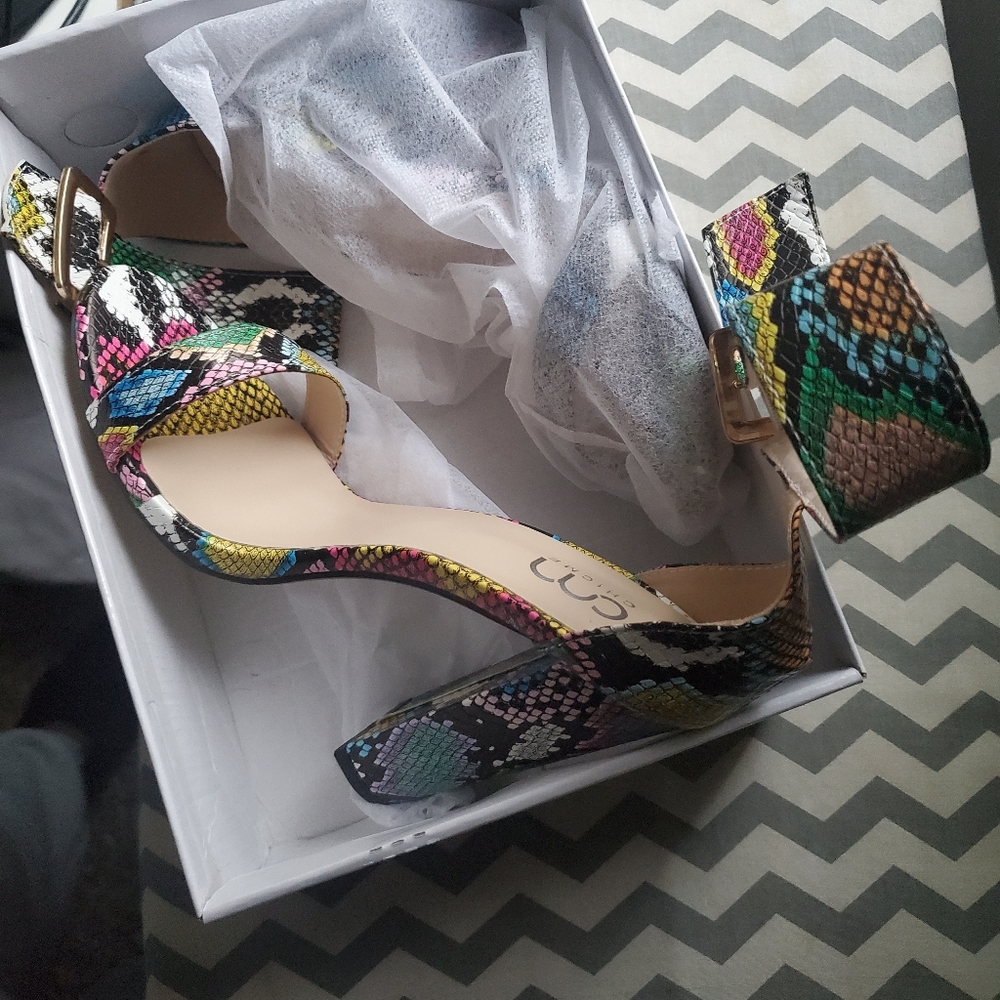 Women's shoes